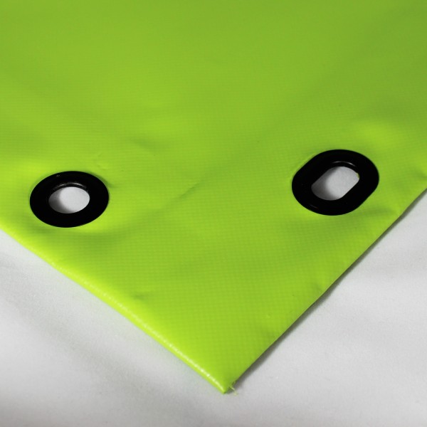 PVC matt mit Saum und Ovalösen alle 100cm, grasgrün