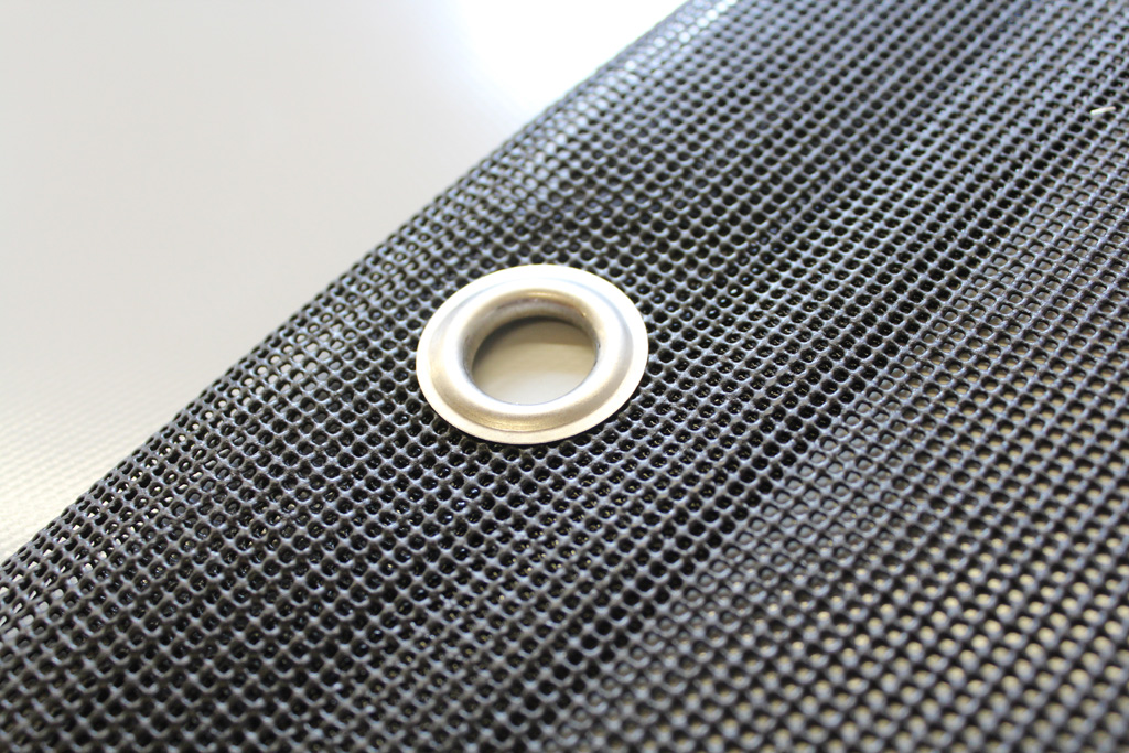 PVC Netz mit Saum und Ösen alle 50cm, schwarz | H.E.L.P Technische ...